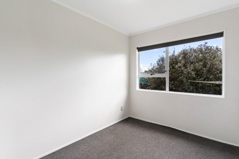Photo of property in 2/42 Moncrieff Avenue, Clendon Park, Auckland, 2103