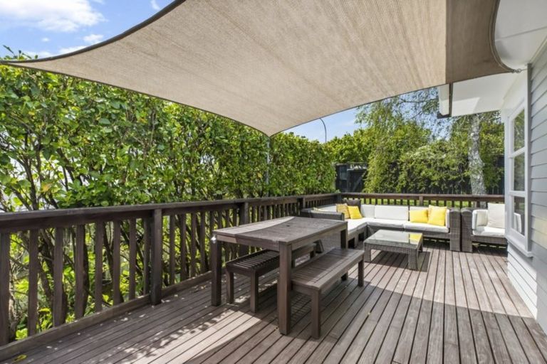 Photo of property in 59 Barrys Road, Glendene, Auckland, 0602