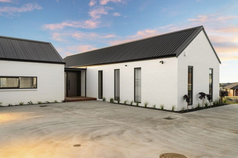 Photo of property in 10 Kerr Crescent, Patumahoe, 2679