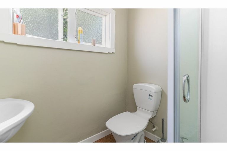 Photo of property in 90 Rattray Street, Riccarton, Christchurch, 8041