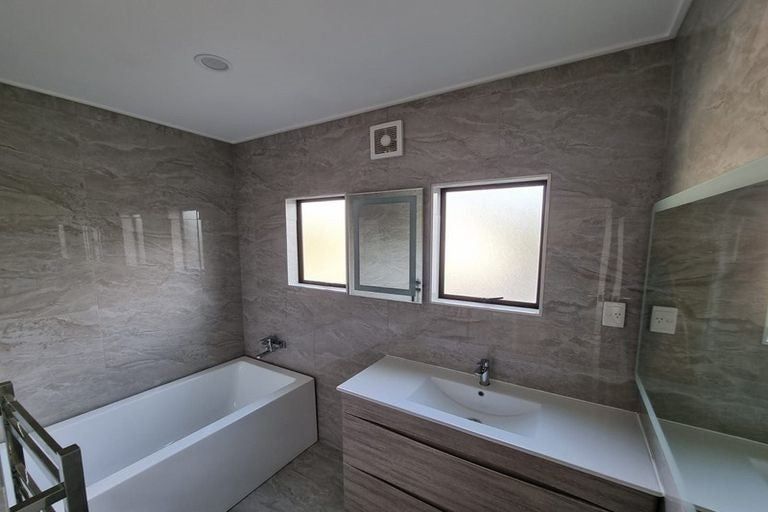 Photo of property in 466 Taupaki Road, Kumeu, 0892