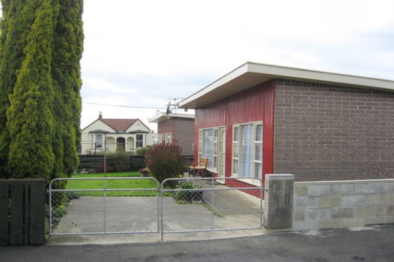 Photo of property in 2 Edwin Street, Caversham, Dunedin, 9012