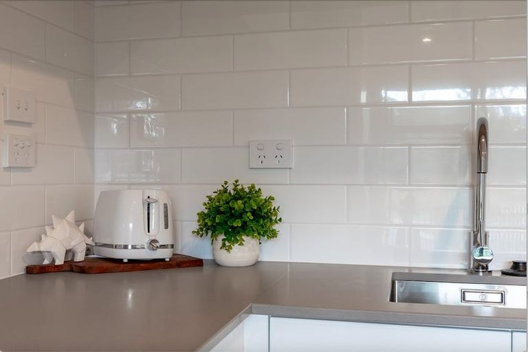 Photo of property in 4 Tuputupu Drive, Kumeu, 0810