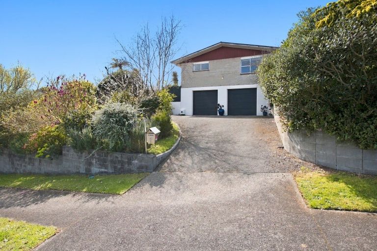 Photo of property in 7 Montana Place, Merrilands, New Plymouth, 4312