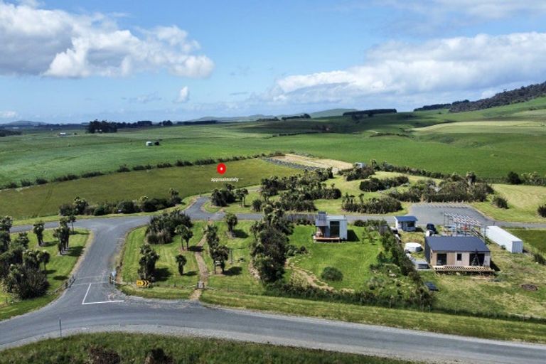 Photo of property in 27 Tamatea Street, Pahia, Riverton, 9881