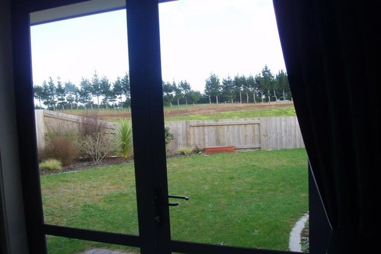 Photo of property in 64 Gibson Place, Papamoa Beach, Papamoa, 3118