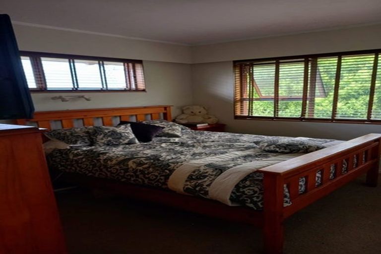 Photo of property in 2/2 Norman Road, Titirangi, Auckland, 0604