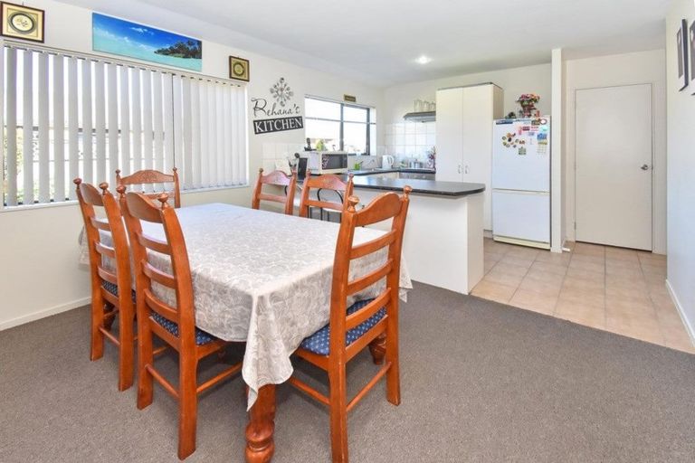 Photo of property in 19 Robertson Road, Favona, Auckland, 2024