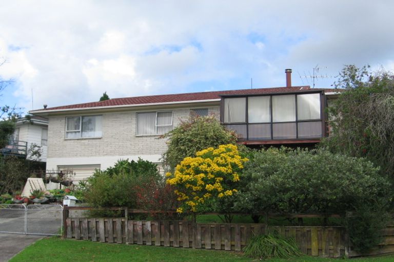 Photo of property in 10 Brunner Road, Glen Eden, Auckland, 0602