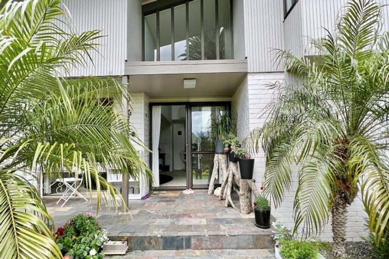 Photo of property in 24 Seneca Court, Golflands, Auckland, 2013