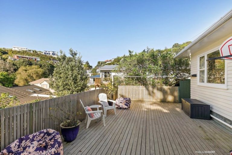 Photo of property in 10 Liddel Grove, Island Bay, Wellington, 6023