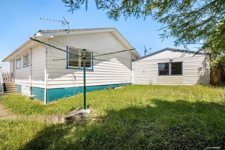 Photo of property in 28 Gambare Place, Wattle Downs, Auckland, 2103