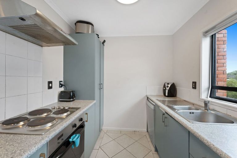 Photo of property in 7 Barnea Circle, Glen Eden, Auckland, 0602