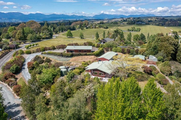 Photo of property in 335 Old Coach Road, Upper Moutere, 7173