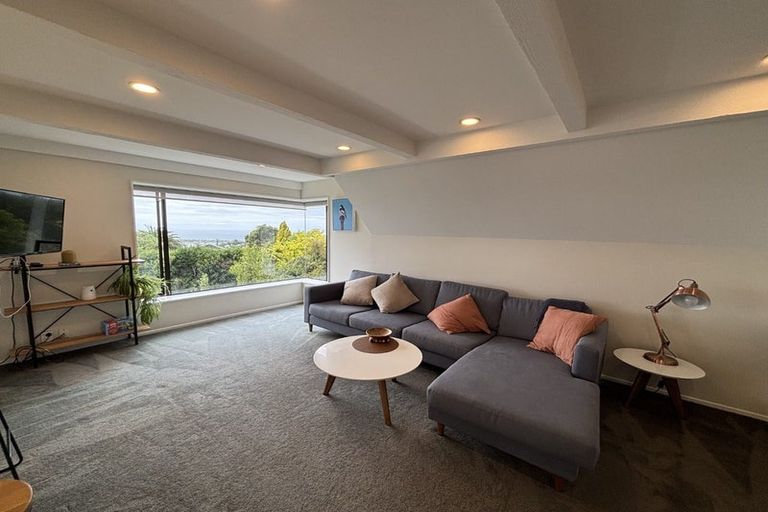 Photo of property in 5 Drayton Drive, Mount Pleasant, Christchurch, 8081