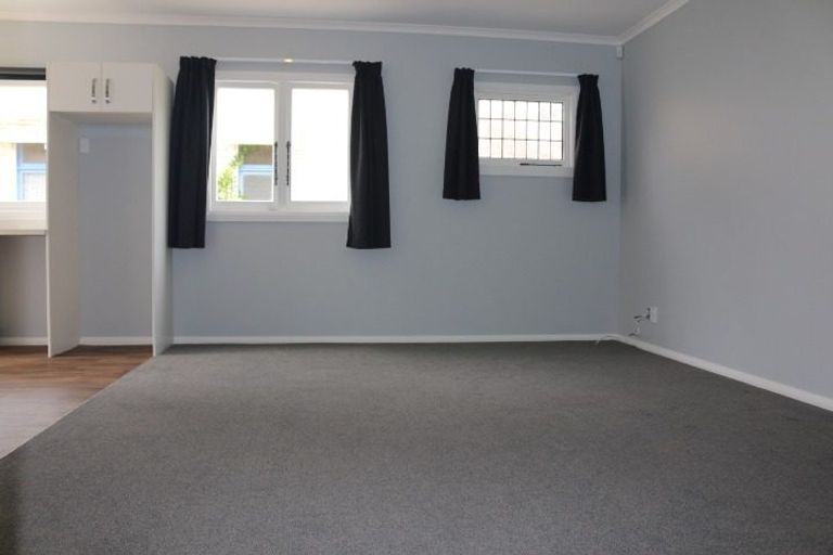 Photo of property in 437 Featherston Street, Palmerston North, 4414