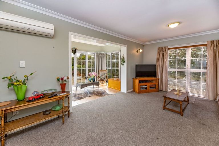Photo of property in 233b Avonhead Road, Avonhead, Christchurch, 8042