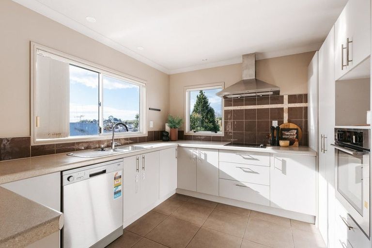Photo of property in 41 Oteki Park Drive, Welcome Bay, Tauranga, 3112