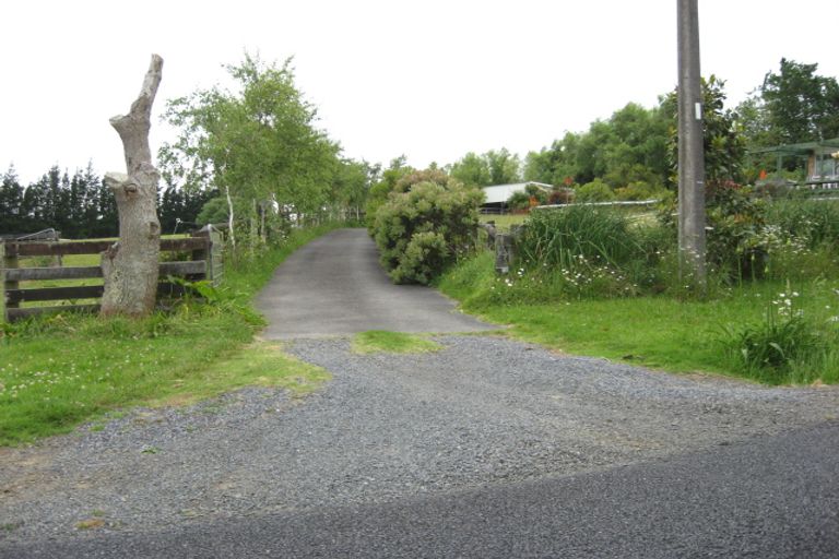 Photo of property in 107 Beatty Road, Pukekohe, 2120