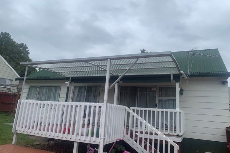 Photo of property in 2/1 Pimento Place, New Lynn, Auckland, 0600