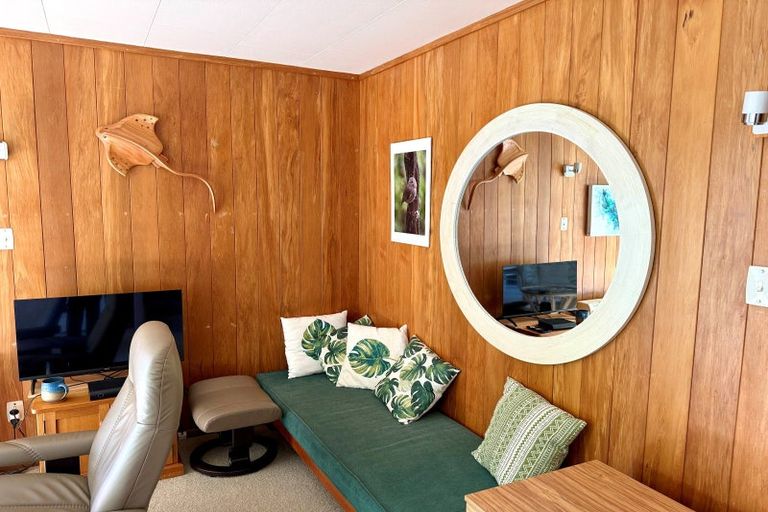 Photo of property in 33 Cuvier Crescent, Kuaotunu West, Whitianga, 3592