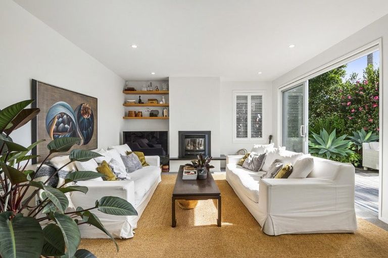 Photo of property in 1/56 Castor Bay Road, Castor Bay, Auckland, 0620