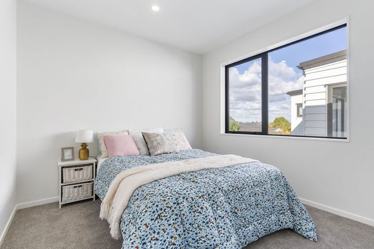 Photo of property in 16b Meadway, Sunnyhills, Auckland, 2010