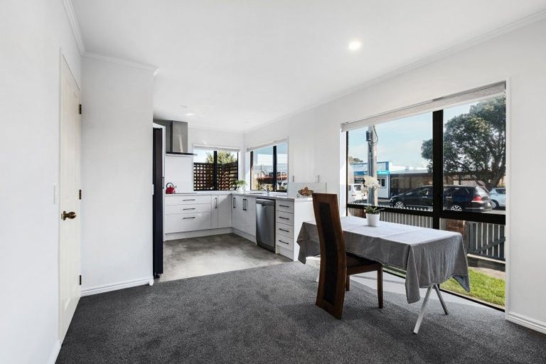 Photo of property in 4/49 Sackville Street, Fitzroy, New Plymouth, 4312