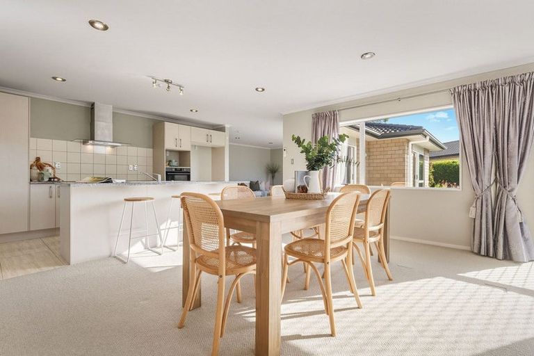 Photo of property in 15 Kereru Place, Pyes Pa, Tauranga, 3112