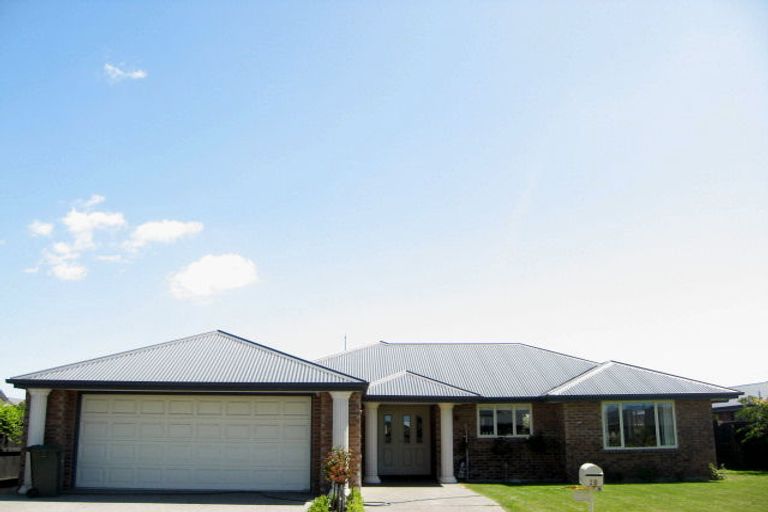 Photo of property in 19 Riverwood Boulevard, Redwood, Christchurch, 8051