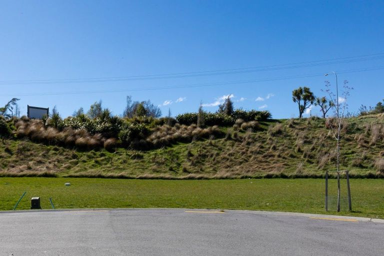 Photo of property in 14 Kahiwi Drive, Lower Shotover, 9304