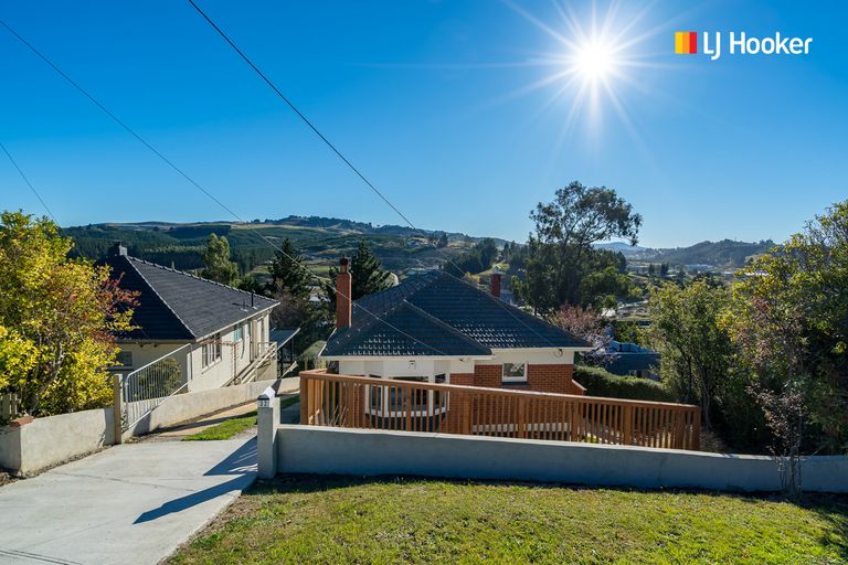 Photo of property in 32 Scotland Terrace, Green Island, Dunedin, 9018