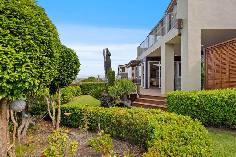 Photo of property in 3 Pounamu Place, Shelly Park, Auckland, 2014