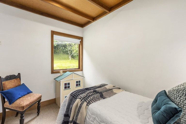 Photo of property in 1 Valley Street, Island Bay, Wellington, 6023