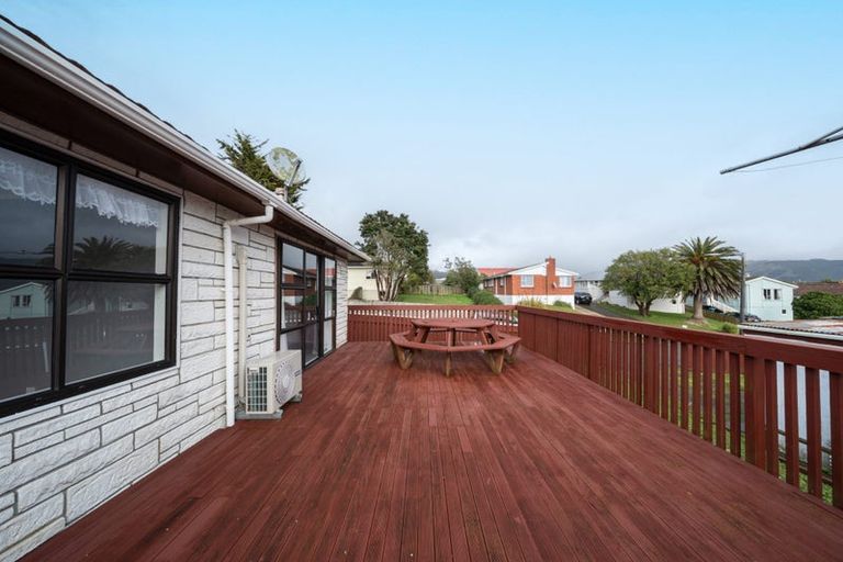 Photo of property in 61 Castor Crescent, Cannons Creek, Porirua, 5024