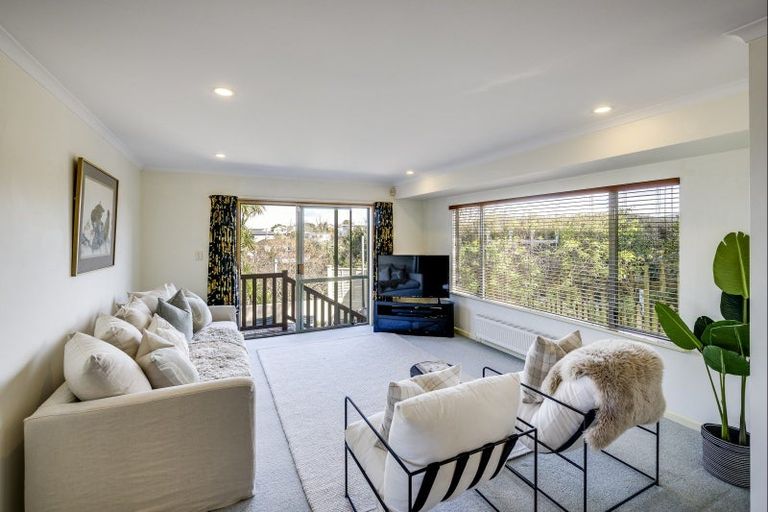 Photo of property in 11 Sealy Road, Bluff Hill, Napier, 4110