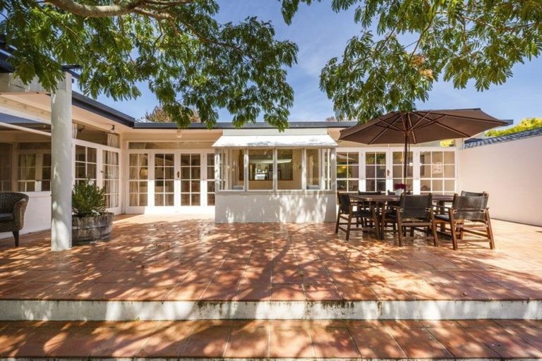 Photo of property in 23 Surrey Crescent, Hokowhitu, Palmerston North, 4410