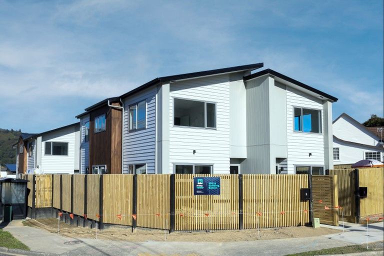 Photo of property in 105 Main Road, Wainuiomata, Lower Hutt, 5014