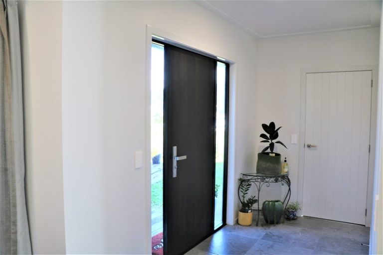 Photo of property in 70 Leeward Drive, Whitianga, 3510