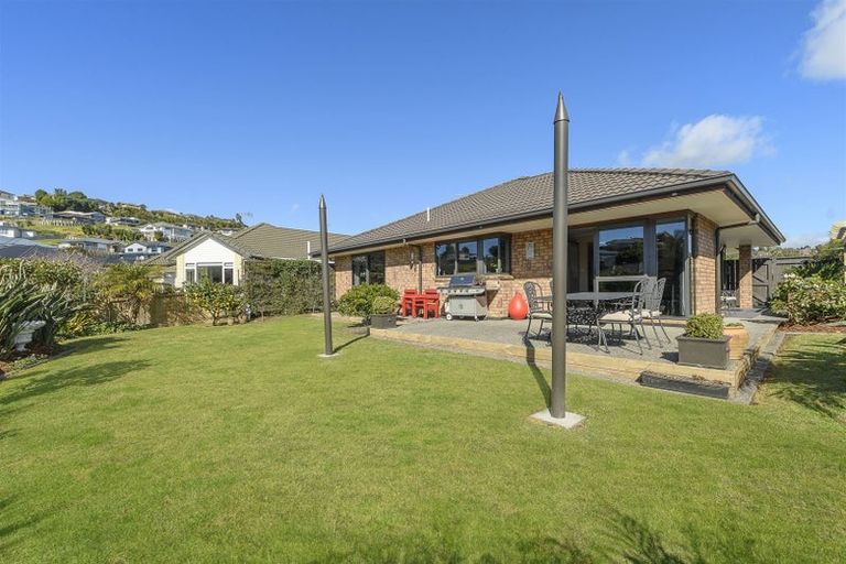 Photo of property in 142 Oteki Park Drive, Welcome Bay, Tauranga, 3112