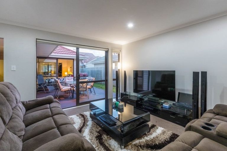 Photo of property in 20 Tarapiroe Avenue, Takanini, 2112