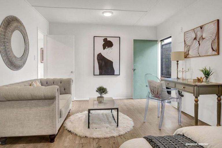 Photo of property in 1/48 Woodside Road, Massey, Auckland, 0614