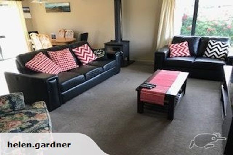 Photo of property in 15 Paradise Place, Lake Hawea, Wanaka, 9382