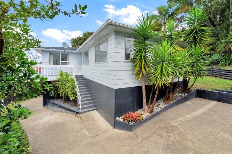 Photo of property in 1/18 Clensmore Place, Torbay, Auckland, 0630