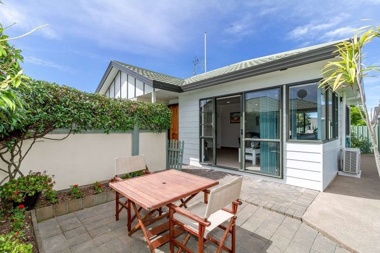 Photo of property in 1/2 Spriggs Crescent, Greenmeadows, Napier, 4112