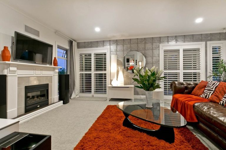 Photo of property in 11 Kimberly Grove, Greenhithe, Auckland, 0632