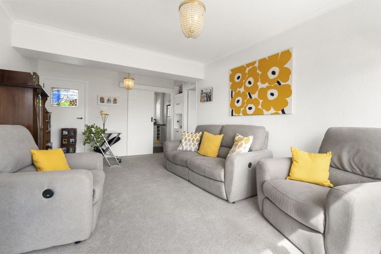 Photo of property in 8 Naughton Terrace, Kilbirnie, Wellington, 6022