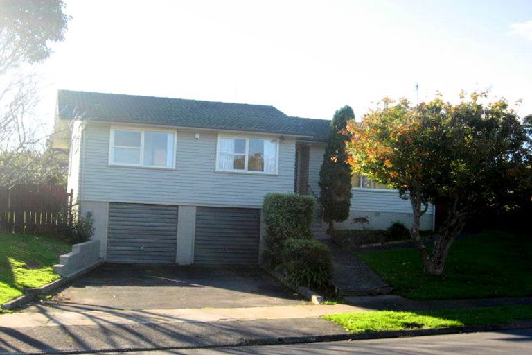 Photo of property in 12 Ainsdale Place, Manurewa, Auckland, 2102
