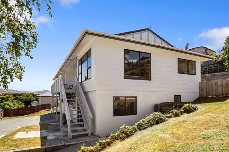Photo of property in 49b Albatross Close, Whitby, Porirua, 5024