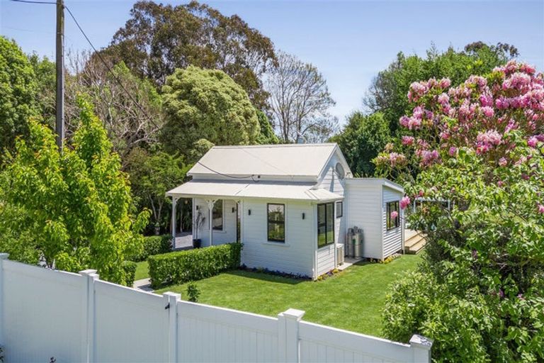 Photo of property in 1 Lansdowne Street, Clifton, Takaka, 7183